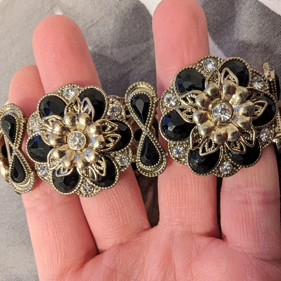 🌟3/$20🌟Stretch Bracelet - Picture 5 of 5